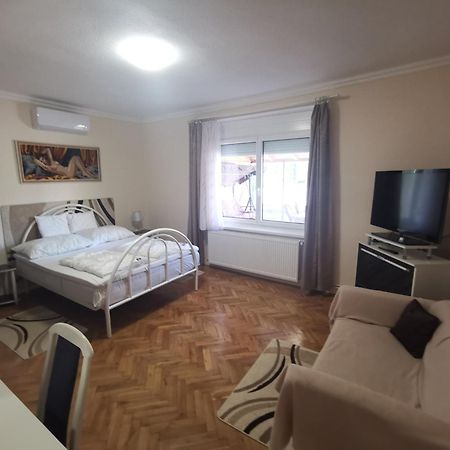 Tini Apartman 블로톤퓌레드 외부 사진